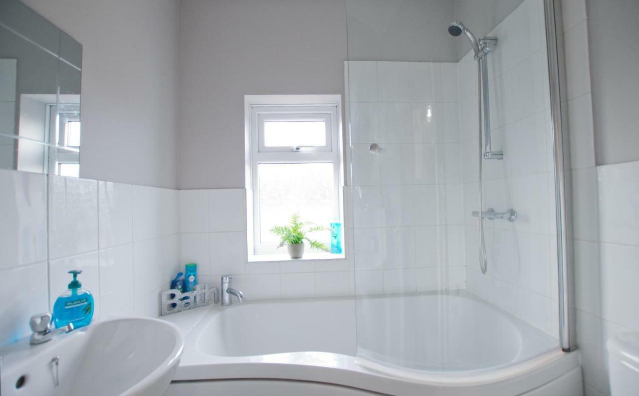 Grove Cottage Бейсингсток Екстериор снимка