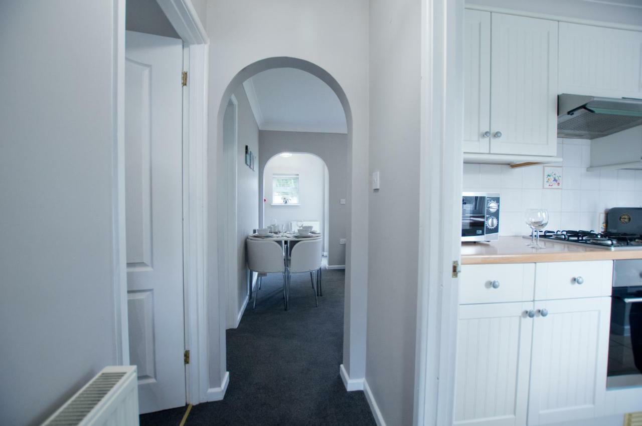 Grove Cottage Бейсингсток Екстериор снимка